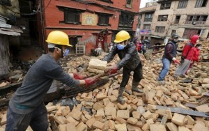 Каждая семья жертв землетрясения в Непале получит тысячу долларов - ảnh 1